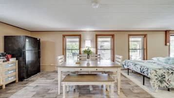 Apartment (0 Bedroom) | Interior