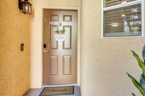 Apartment (2 Bedrooms) | Interior - Family-friendly Condo w/ Pool Access in Phoenix! (Phoenix)