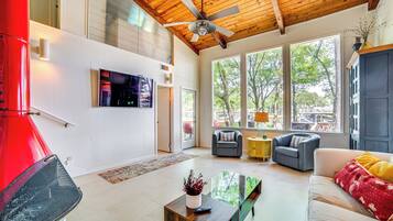 House (4 Bedrooms) | Front of property