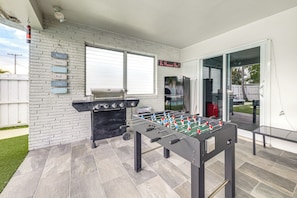 House (3 Bedrooms) | Interior - Outdoor Oasis w/ Games: Sleek Hollywood Home! (Hollywood)