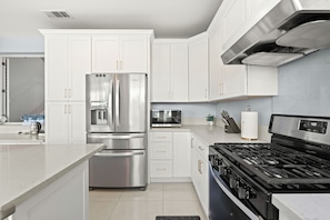 House | 4 bedrooms, Internet