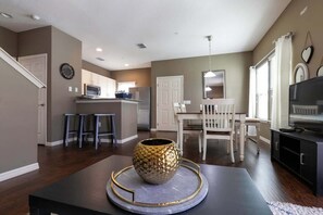 Apartment | 4 bedrooms, Internet