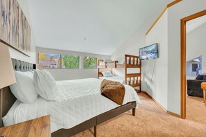 3 quartos, ferros/tábuas de passar roupa, Wi-Fi de cortesia