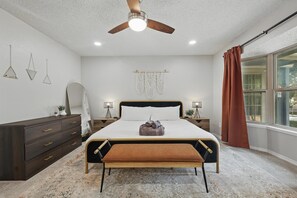 3 bedrooms, iron/ironing board, WiFi, bed sheets - Best of Garland | Pool, Cinema Rm, BBQ (3BD/2.5BA) (Garland)