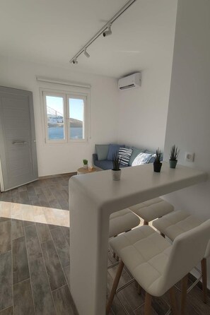 Dining - Seafront Alos Gem - Loutra Seaview Escape (Loutra)