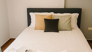 1 bedroom, iron/ironing board, travel crib, WiFi