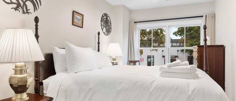 3 bedrooms, desk, iron/ironing board, travel cot