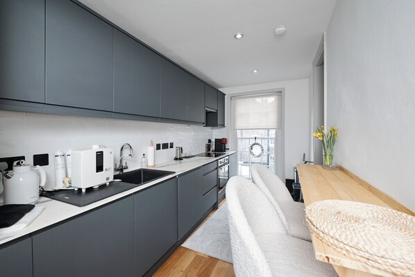 Four, plaque de cuisson, lave-vaisselle