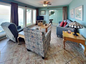 Smart TV - Watercolor Skies | Cozy, Waterfront (Corpus Christi)