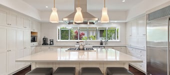 Emmalani Pool House - Luxurious, beautiful and spacious Princeville House