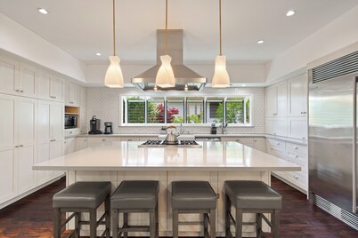 Emmalani Pool House - Luxurious, beautiful and spacious Princeville House