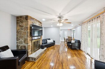 4br Retreat Near Christiana Mall & Ud Game Room, Patio, Golf Cou