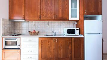 Premium Apartment, 2 Bedrooms, Sea View | Iron/ironing board, free WiFi