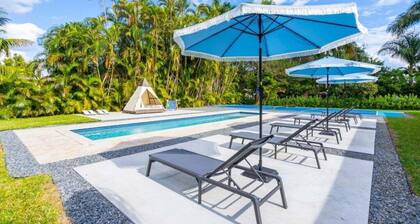 4br Biscayne River Home: Pool & Pickleball Fun 4 Bedroom Home