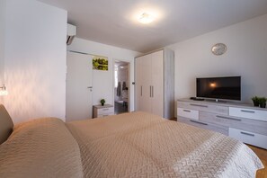 4 chambres, fer et planche à repasser, Wi-Fi, draps fournis