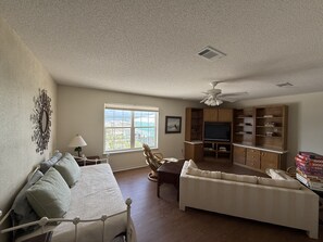 Ferienhaus, 6 Schlafzimmer | Wohnbereich | Smart-TV