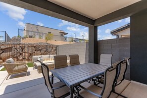 타운홈, 침실 4개 | 야외 식당