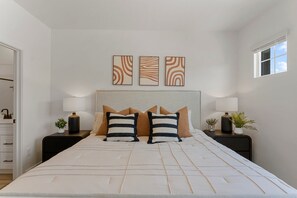 타운홈, 침실 4개 | 4 개의 침실, 노트북 작업 공간, 다리미/다리미판, 유아용 침대