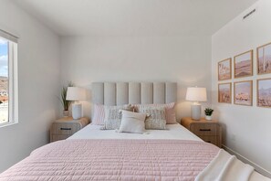 4 Schlafzimmer, laptopgeeigneter Arbeitsplatz, Bügeleisen/Bügelbrett