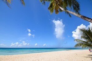 Villa, 4 Bedrooms | Beach