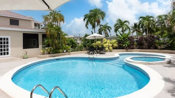 House, 3 Bedrooms | Pool