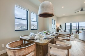 Condo, 4 Bedrooms | Dining - Deer Valley East Perfection On Vissen! 933 4 Bedroom Townhouse (Heber City)
