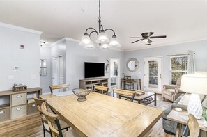 Interior - First Floor Barefoot Villa w/ two pools - Winery - Brewery - Golf - Beach (North Myrtle Beach)