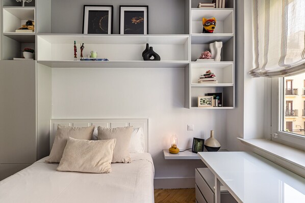4 habitaciones, tabla de planchar con plancha y wifi gratis 
