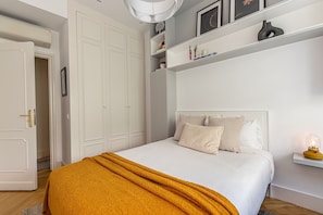 4 bedrooms, iron/ironing board, free WiFi