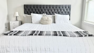 4 soverom, strykejern/-brett, reiseseng for barn og wi-fi (inkludert)