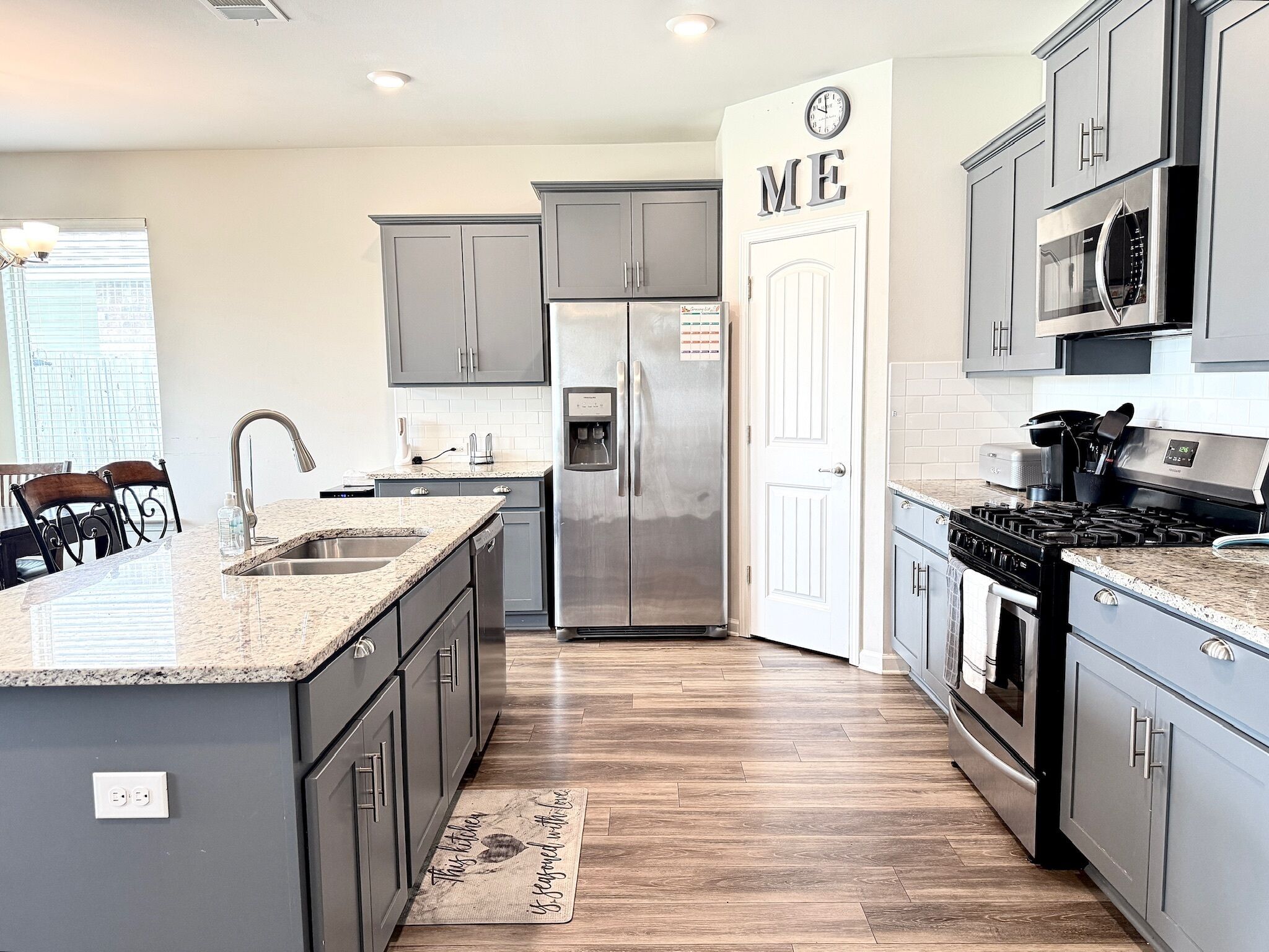 冰箱、微波炉、烤箱、炉灶