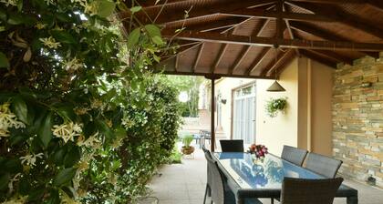Spacious Luxury Villa with Private Pool & Lush Gardens – Close to City & Beach