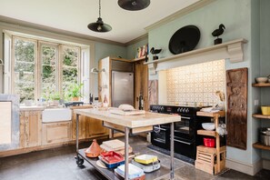 Réfrigérateur, four, plaque de cuisson, lave-vaisselle