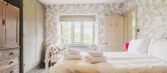 Manor Farm - Gorgeous Country House in Somerset