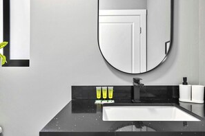 Douche, sèche-cheveux