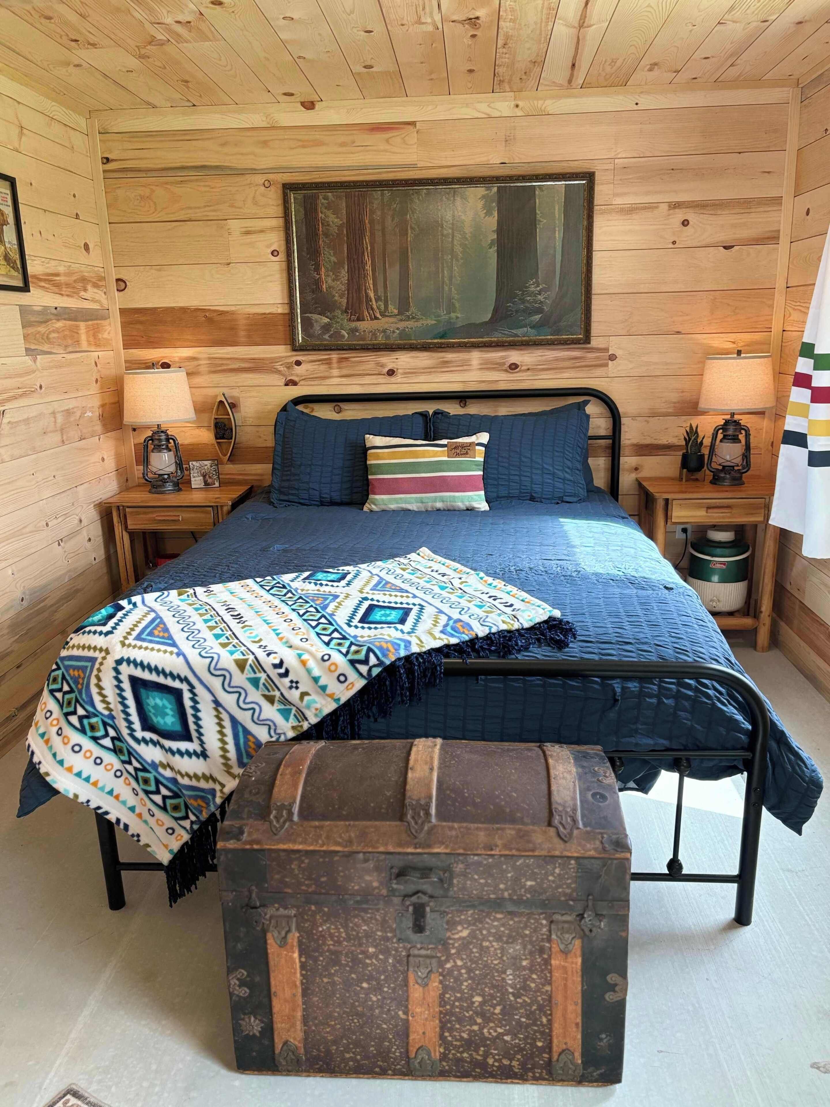 2 bedrooms, bed sheets