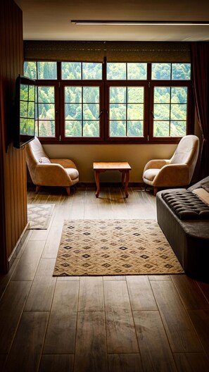 デラックス ルーム シティビュー | 防音設備、WiFi (無料)