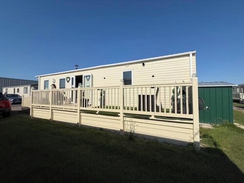 Spacious 8-berth Family Caravan With Fre