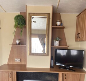 House, 3 Bedrooms, Balcony, Garden View | Room amenity