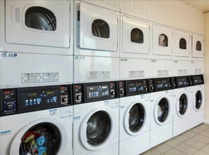 House, 3 Bedrooms, Balcony, Garden View | Laundry