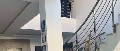 Interni