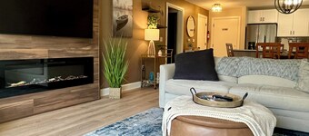 Updated 2 BR Interlaken condo close to Lodge & GN/Outdoor Pool/Easy Parking