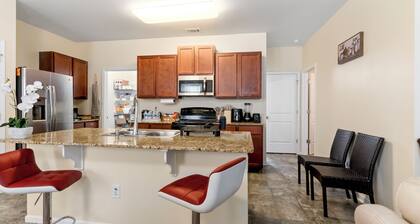 Spacious 5-bedroom house with AC, WiFi in charming Riverdale 3 Spa-Like Baths