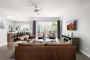 TV - Scottsdale Stunner - Luxe Stay Near Old Town (Scottsdale)