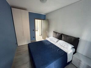 2 室のベッドルーム、アイロン / アイロン台、WiFi、ベッドシーツ