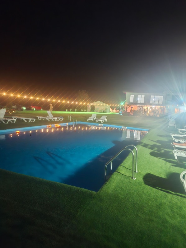 Chambre, plusieurs chambres, fumeur, piscine privée | Extérieur