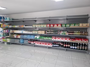 Room, Multiple Bedrooms, Accessible, Smoking | Gift shop