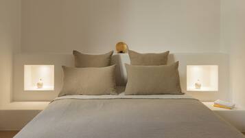 3 bedrooms, in-room safe, free WiFi, bed sheets