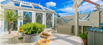 Bay View - sleeps 6 guests in 3 bedrooms