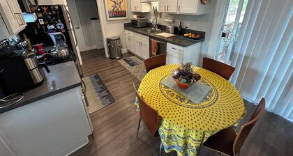 2-bedroom condo in welcoming Terra Linda. Serene & convenient, fully equipped.